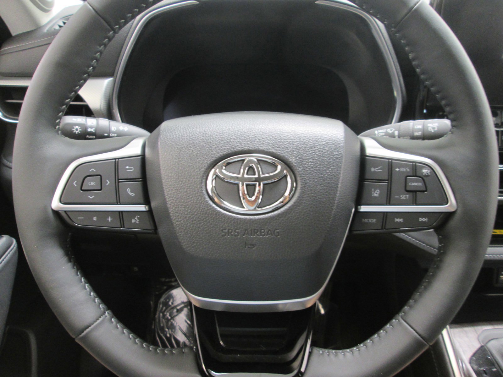 Used 2023 Toyota Highlander Platinum AWD/4WD image 14