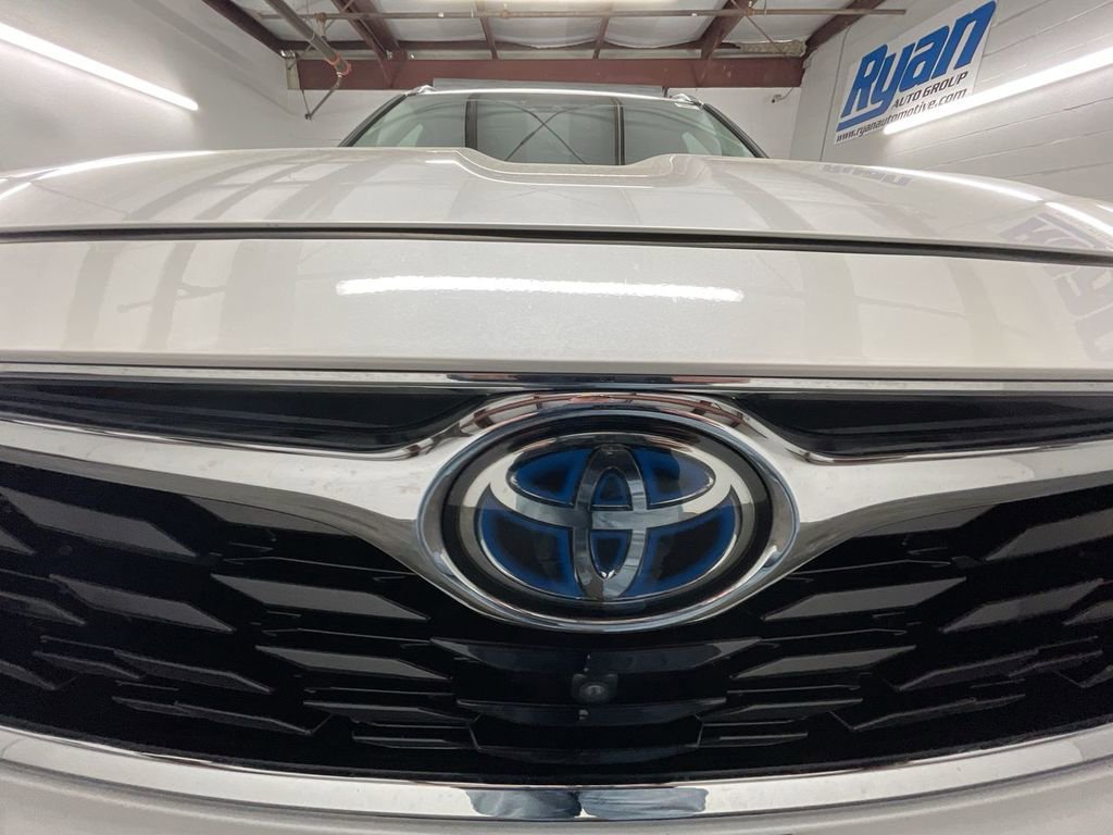 Used 2020 Toyota Highlander Platinum image 31