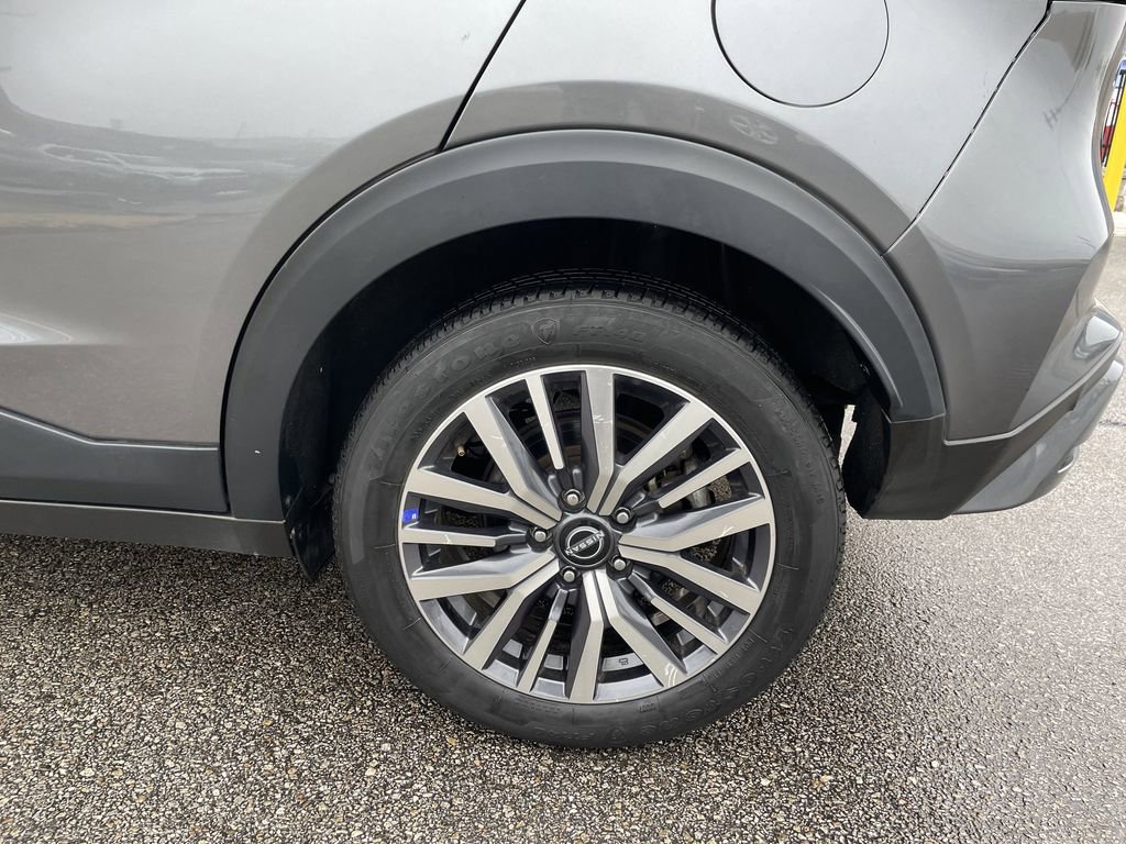 Used 2024 Nissan Kicks SR image 10