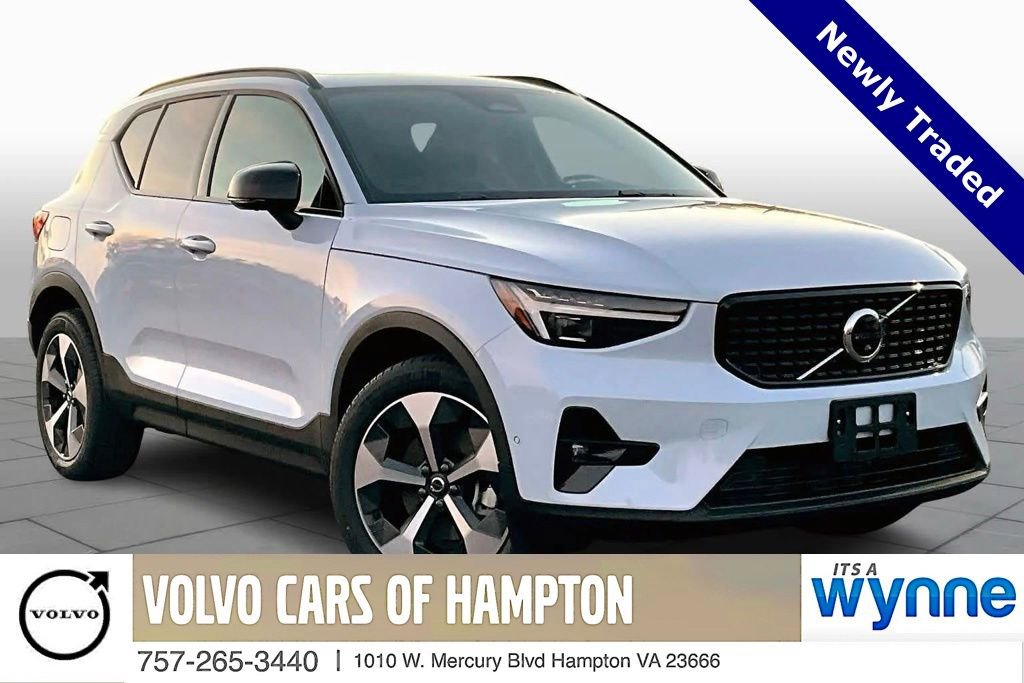 Used 2026 Volvo XC40 B5 Plus w/ Protection Package Premier AWD/4WD image 1