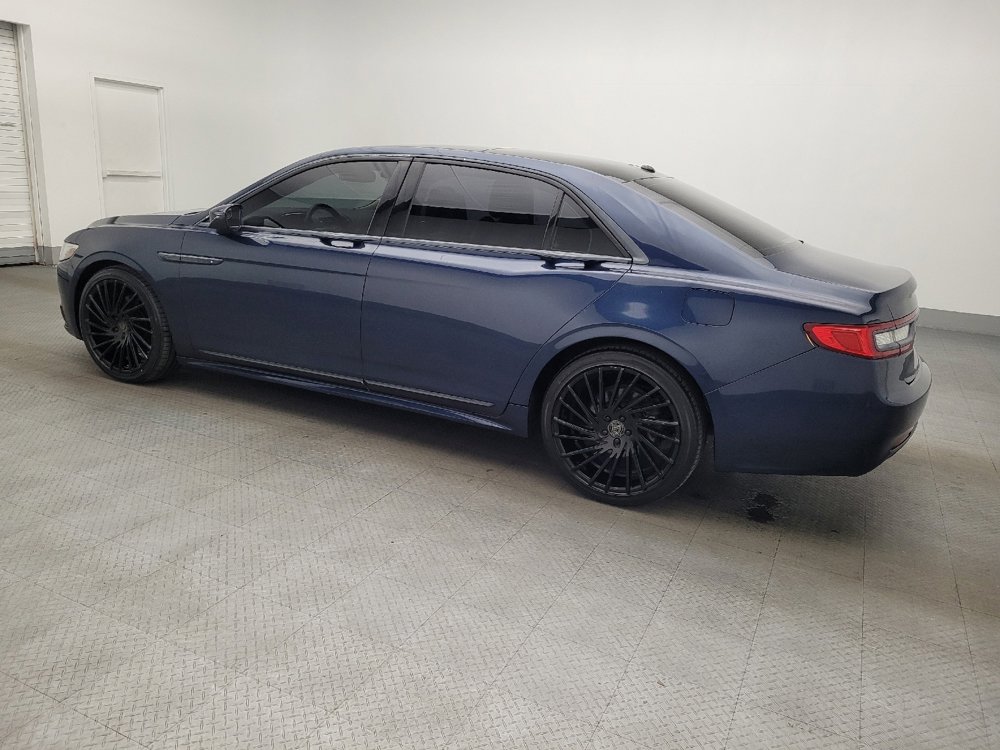 Used 2017 Lincoln Continental Select image 3