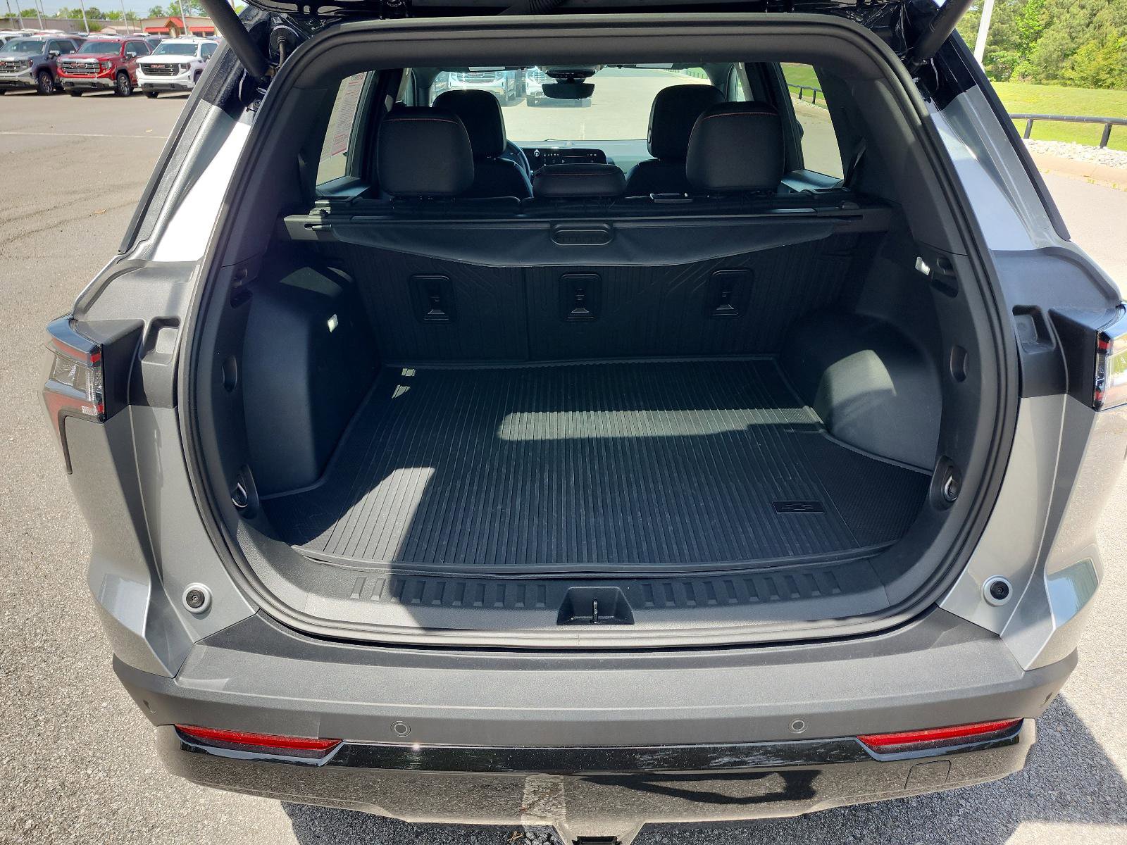 Certified 2025 Chevrolet Equinox RS w/ Safety and Technology Package image 9