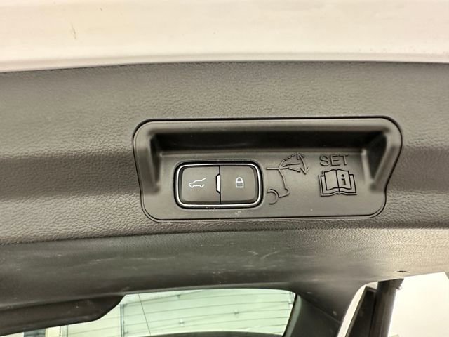 Certified 2024 Ford Explorer Limited image 17