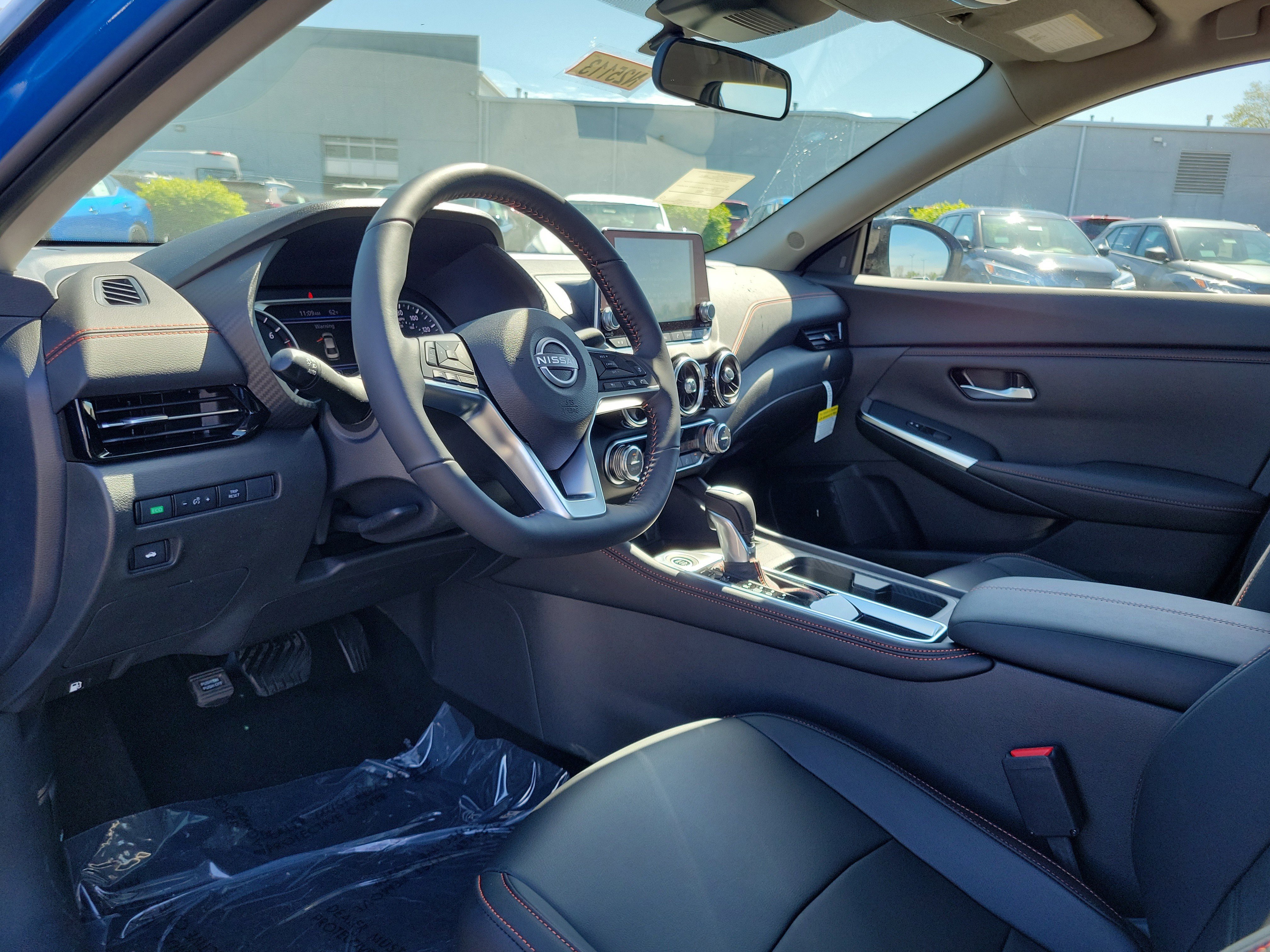 Used 2025 Nissan Sentra SR w/ SR Premium Package image 19