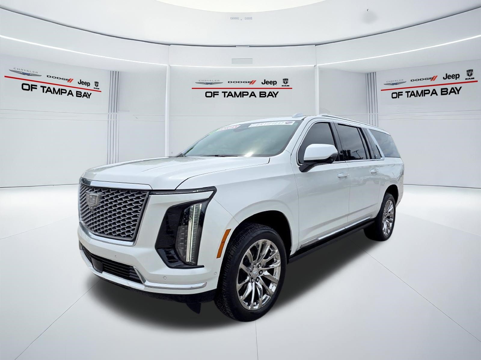 Used 2025 Cadillac Escalade ESV Premium Luxury w/ LPO, Radiant Package AWD/4WD image 2