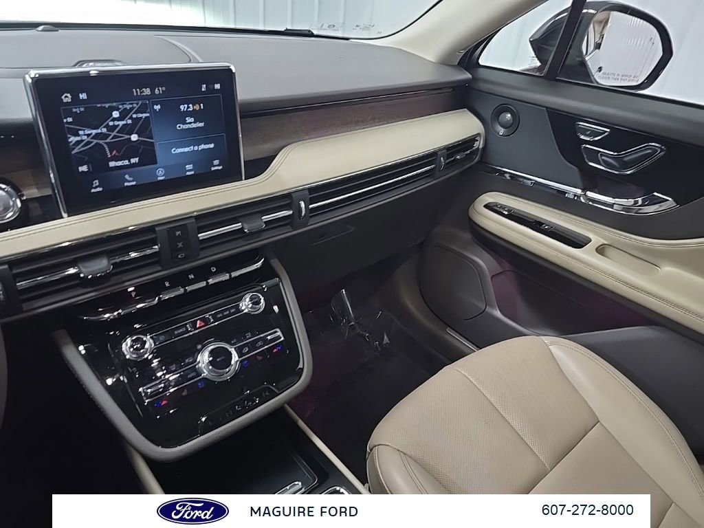 Used 2021 Lincoln Corsair Reserve w/ Sport Package image 29