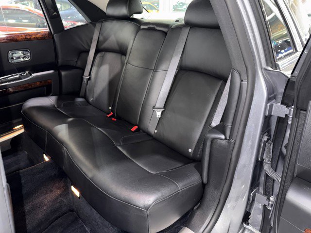 Used 2010 Rolls-Royce Ghost RWD image 21