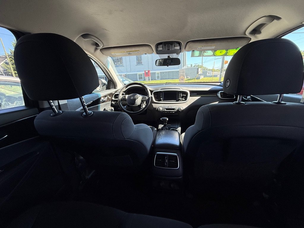 Used 2019 Kia Sorento FWD V6 image 7