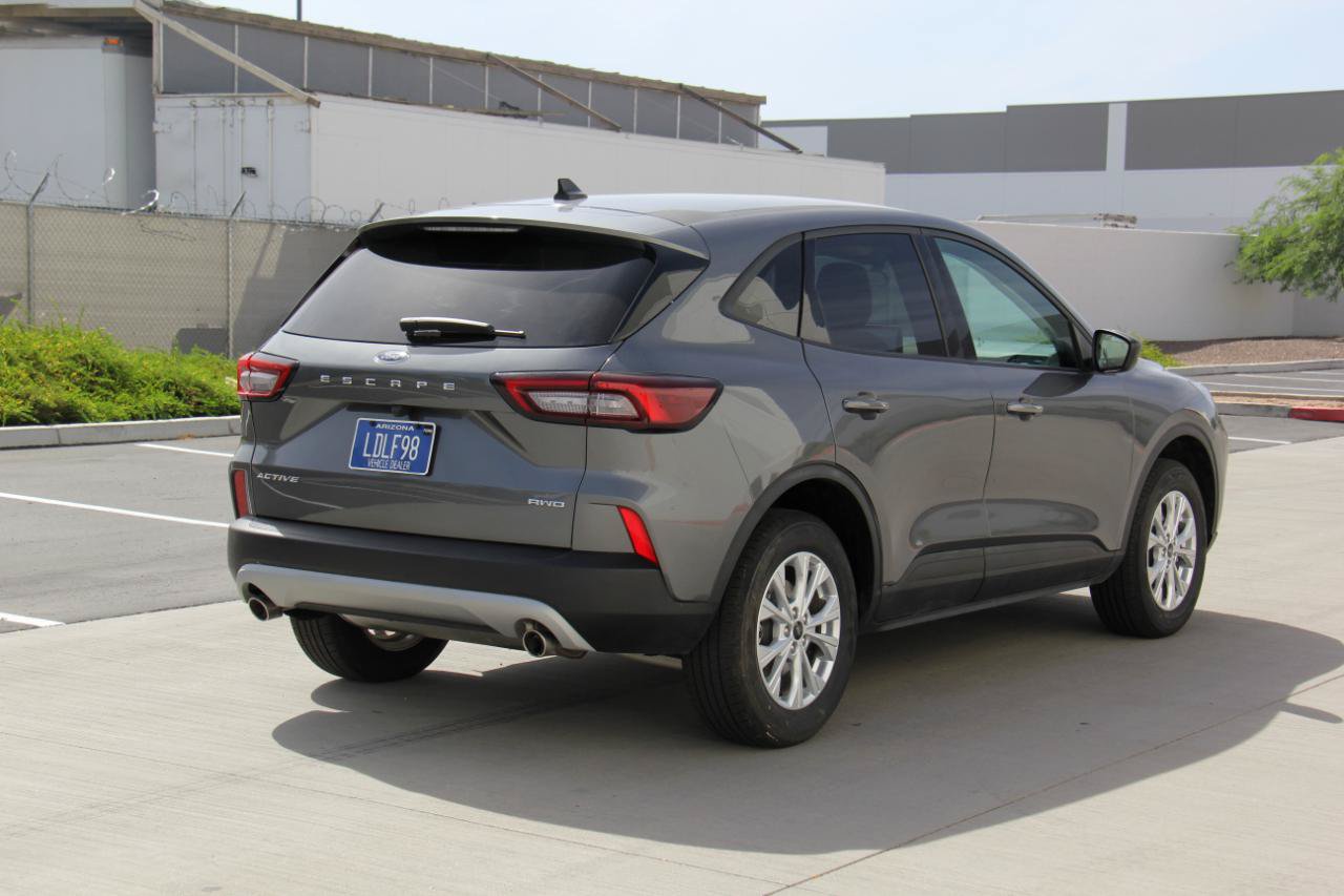 Used 2025 Ford Escape Active AWD/4WD image 5