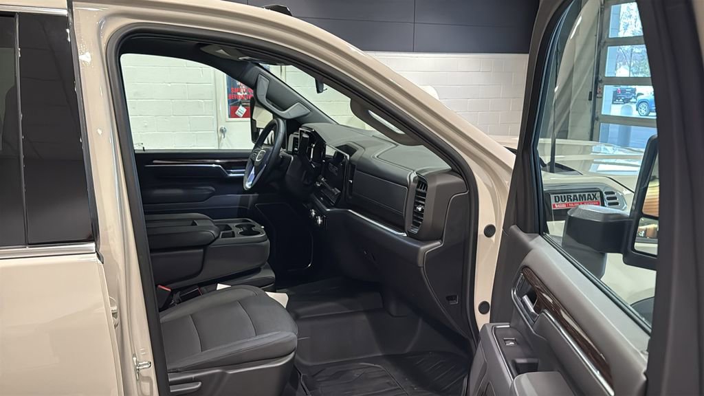 Used 2026 GMC Sierra 3500 SLE w/ SLE Value Package image 12