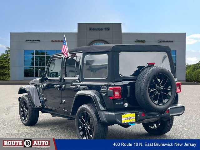 Used 2024 Jeep Wrangler Unlimited Sahara AWD/4WD image 4