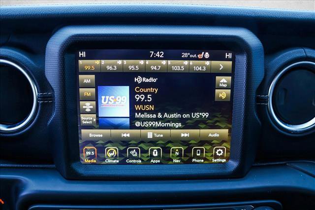 Used 2022 Jeep Wrangler Unlimited Sahara w/ Cold Weather Group image 16