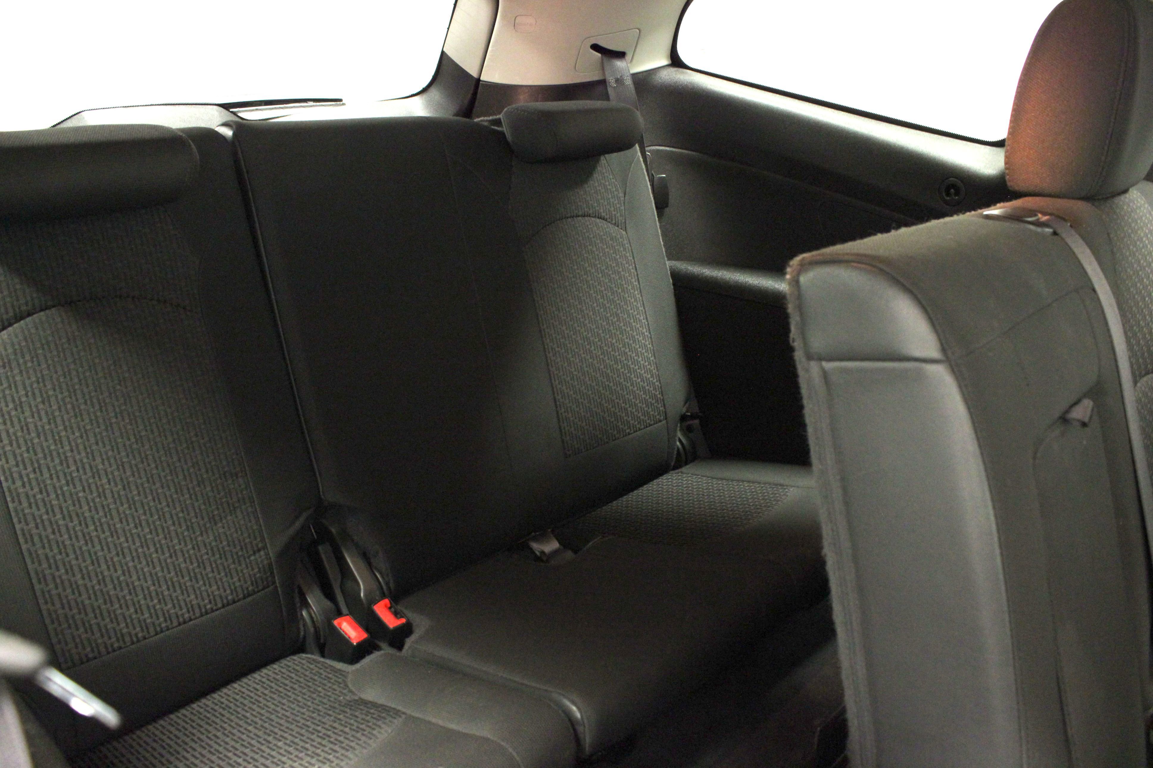 Used 2012 Chevrolet Traverse LT FWD image 15