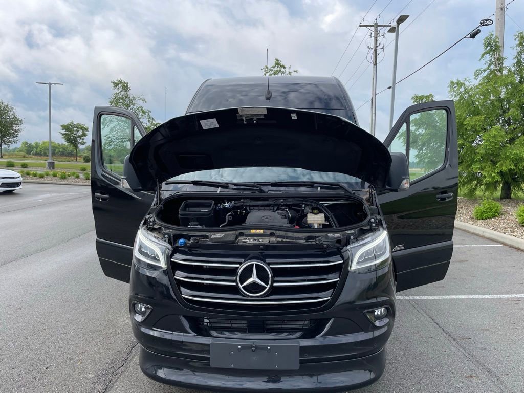 Used 2024 Mercedes-Benz Sprinter 3500 image 11