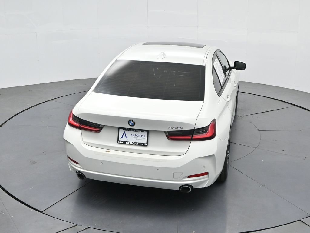 Used 2023 BMW 330i Sedan w/ Driving Assistance Package image 39