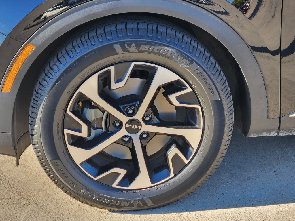 Certified 2024 Kia Sportage EX FWD image 19
