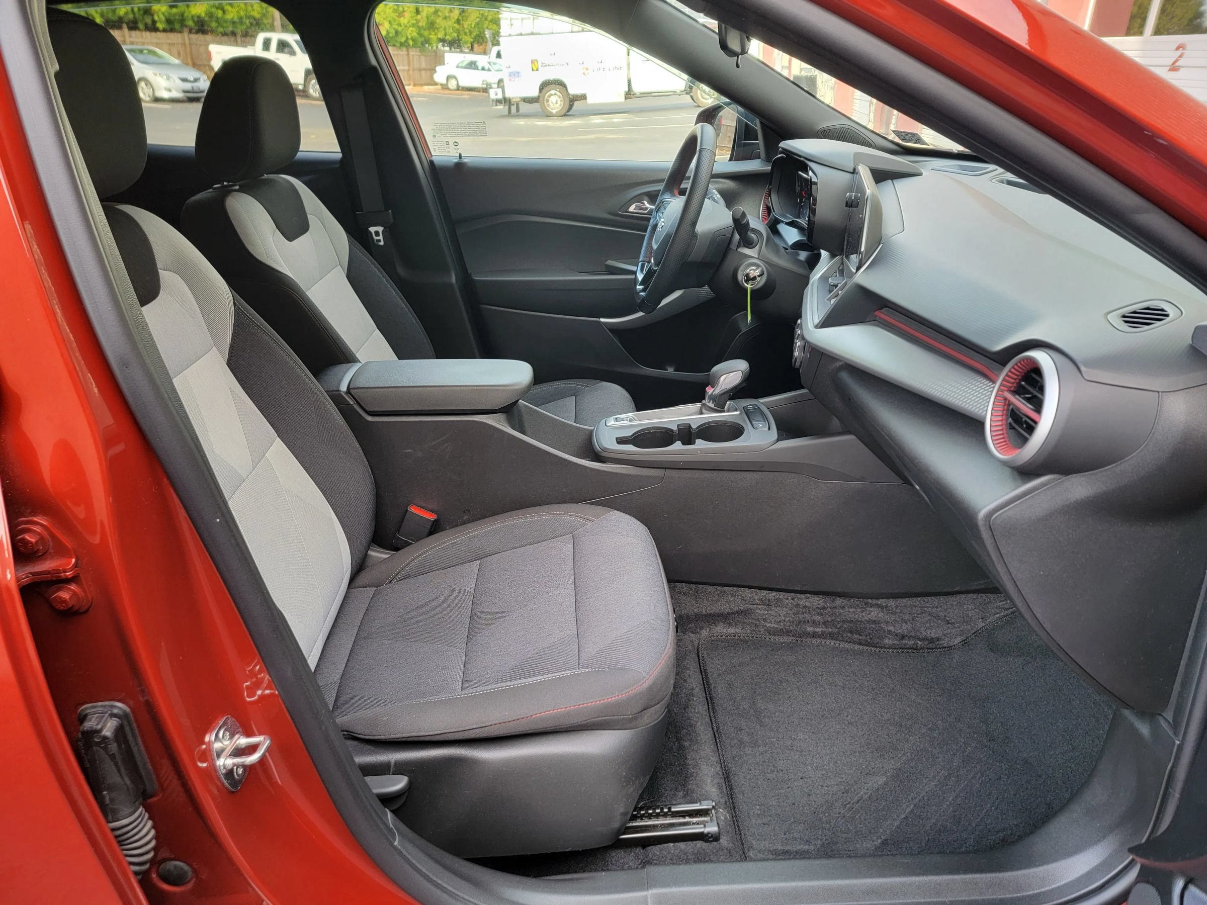 Used 2024 Chevrolet Trax RS w/ Driver Confidence Package FWD image 12