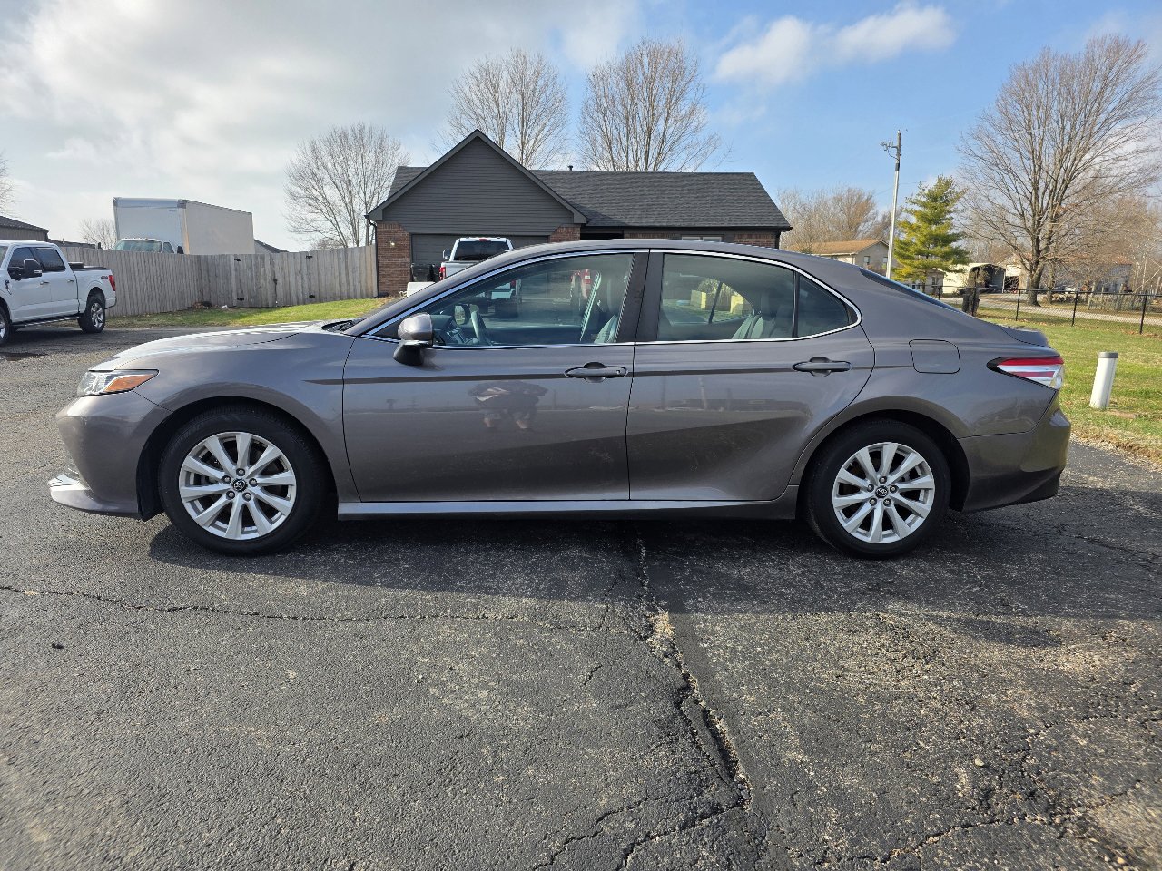 Used 2018 Toyota Camry LE w/ Convenience Package image 2