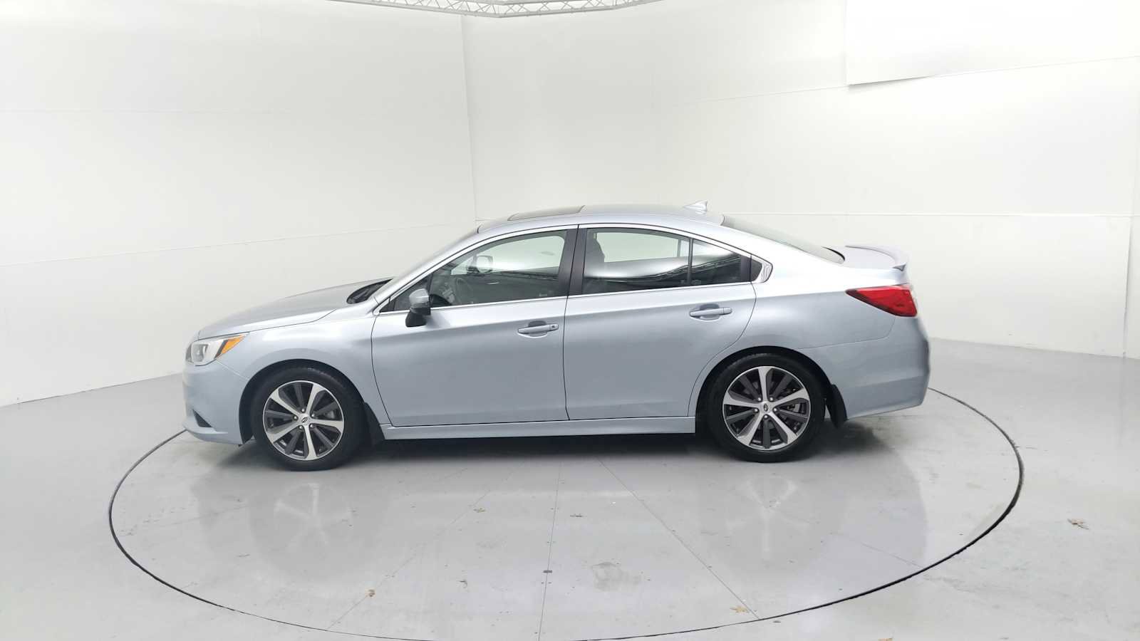 Used 2017 Subaru Legacy 3.6R Limited image 6