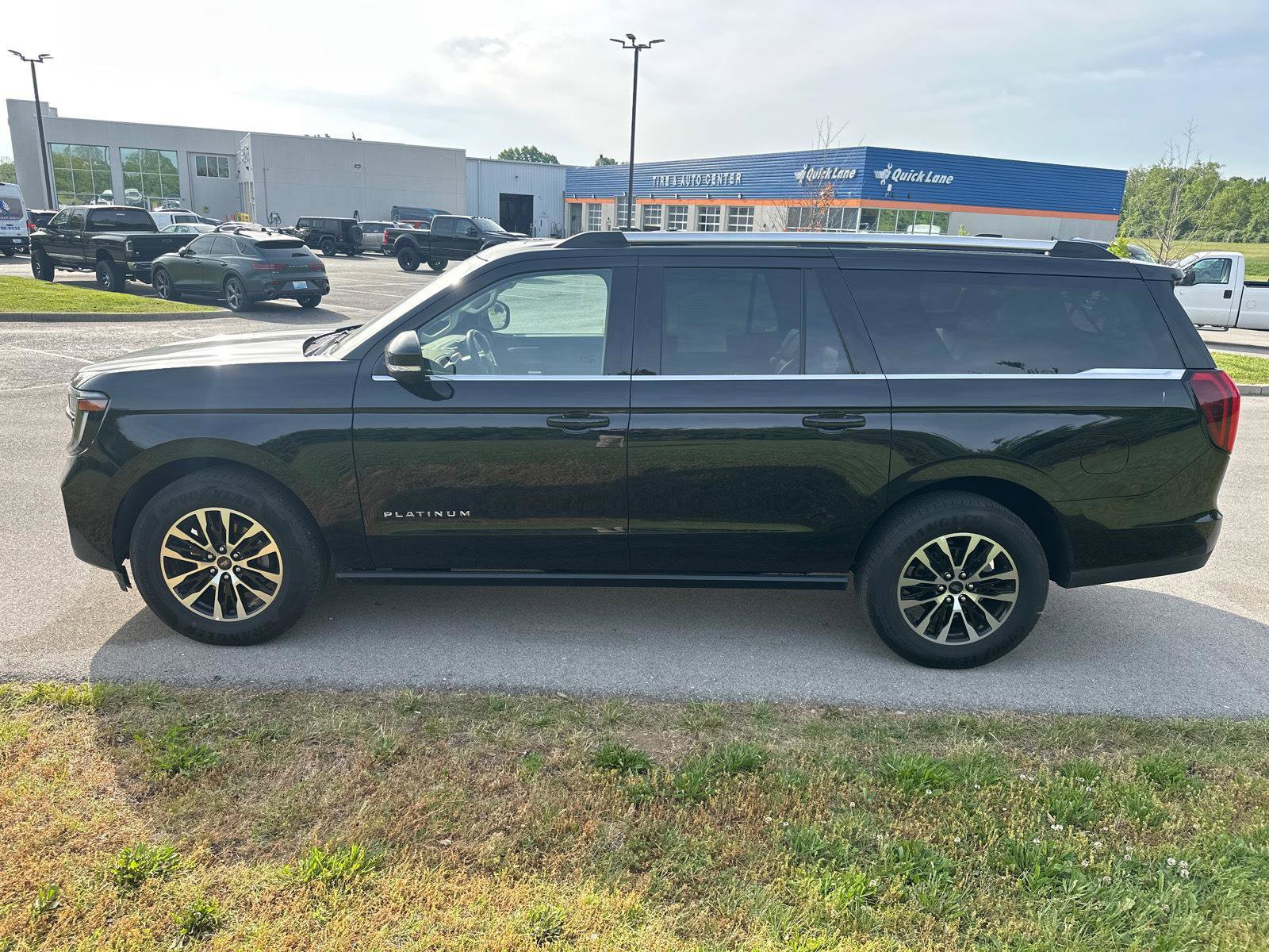 Used 2025 Ford Expedition Max Platinum AWD/4WD image 14