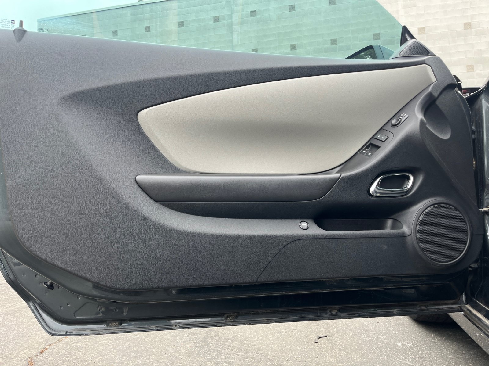 Used 2015 Chevrolet Camaro LS RWD image 9