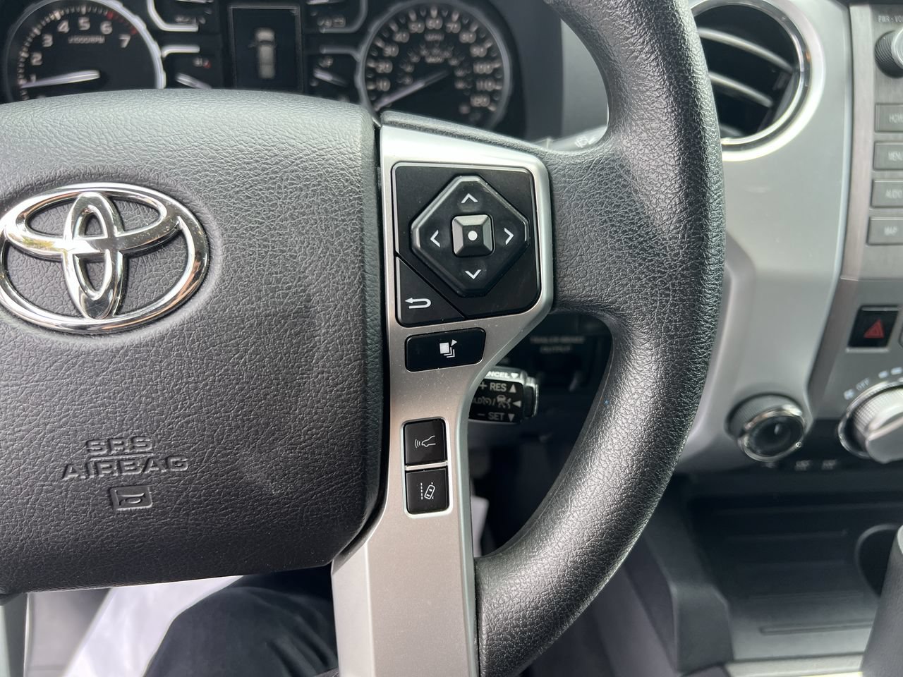 Used 2021 Toyota Tundra SR5 w/ SR5 Upgrade Package AWD/4WD image 20