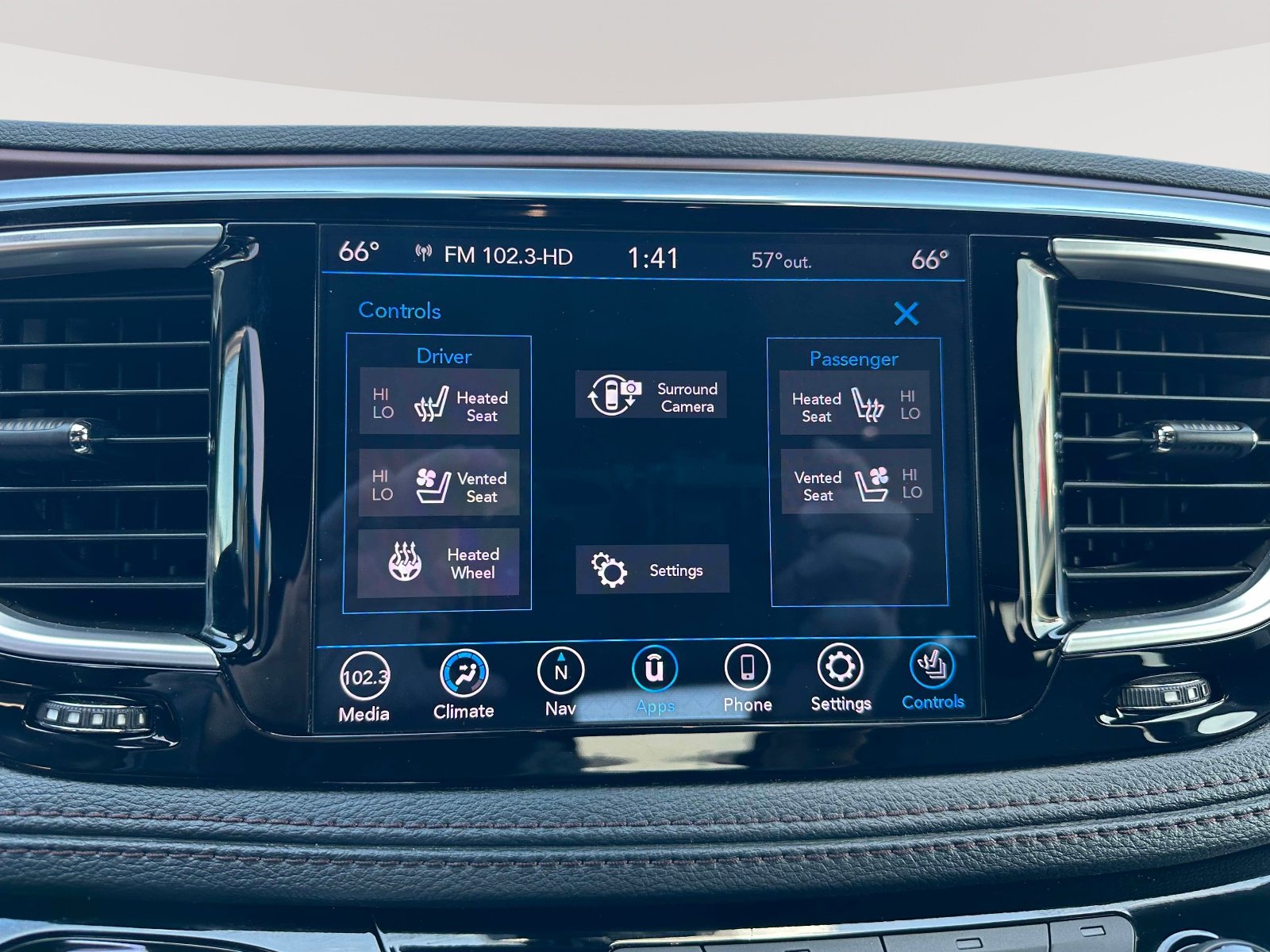 Used 2020 Chrysler Pacifica Limited image 11