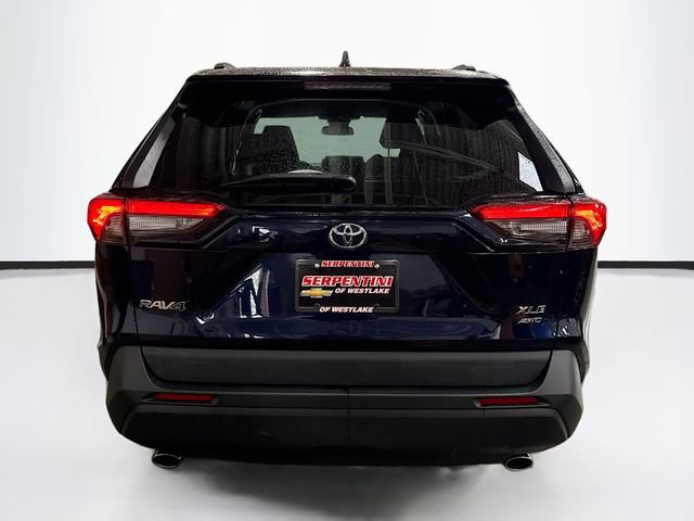 Used 2021 Toyota RAV4 XLE AWD/4WD image 7