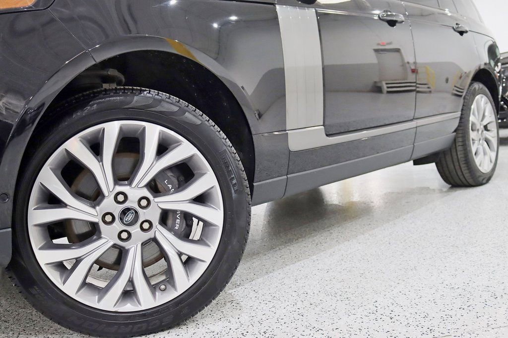 Used 2021 Land Rover Range Rover Autobiography image 4
