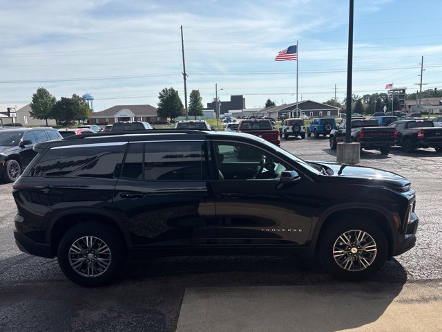 Used 2026 Chevrolet Traverse LT AWD/4WD image 6