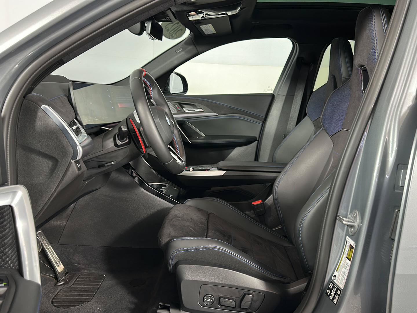Used 2025 BMW X2 M35i w/ Premium Package AWD/4WD image 7