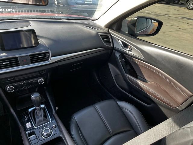 Used 2018 MAZDA MAZDA3 Touring image 22