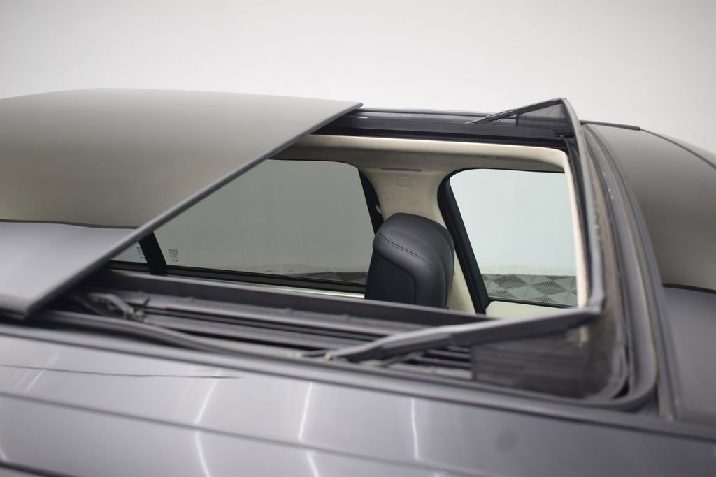 Used 2021 Land Rover Range Rover P525 Westminster Edition LWB image 18