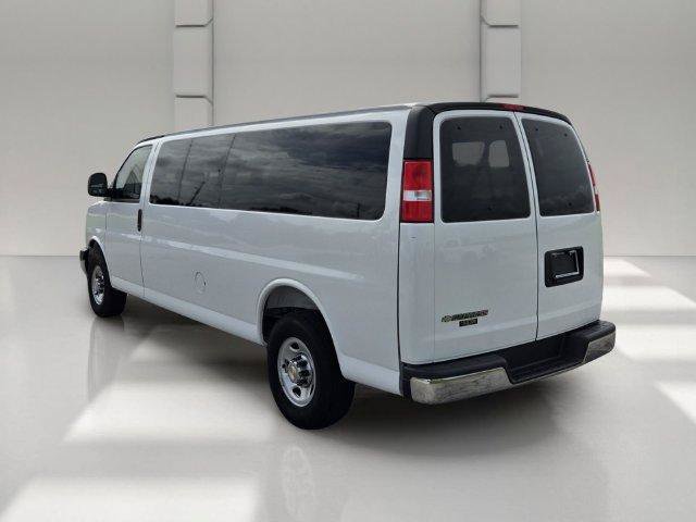 Certified 2025 Chevrolet Express 3500 LT w/ LT Preferred Equipment Group RWD image 3