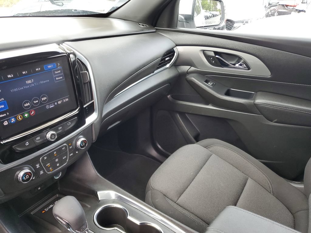 Used 2022 Chevrolet Traverse LT FWD image 21