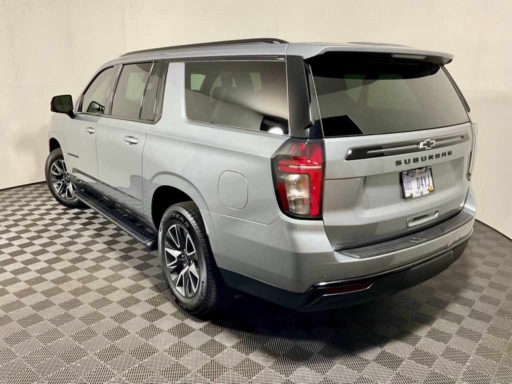 Used 2024 Chevrolet Suburban Z71 w/ Luxury Package AWD/4WD image 14