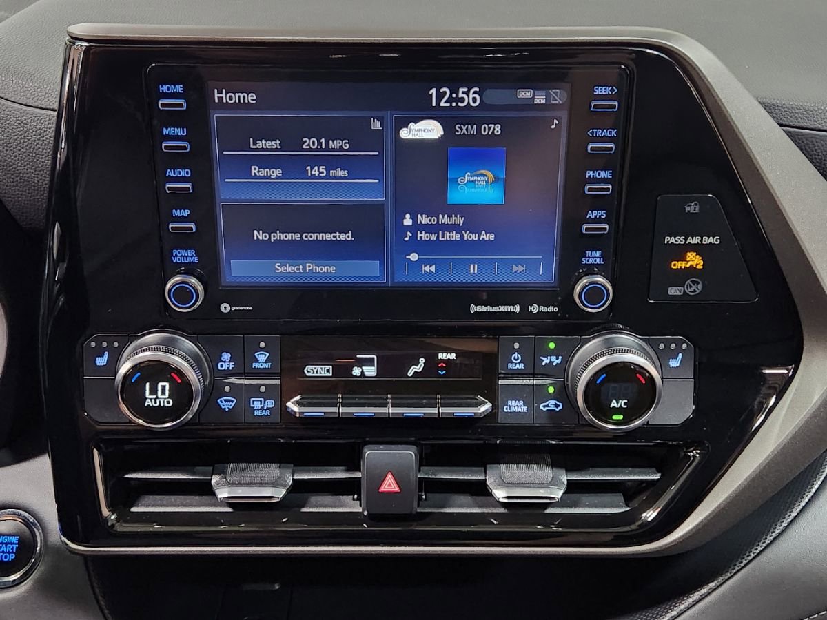 Used 2022 Toyota Highlander XLE FWD image 37