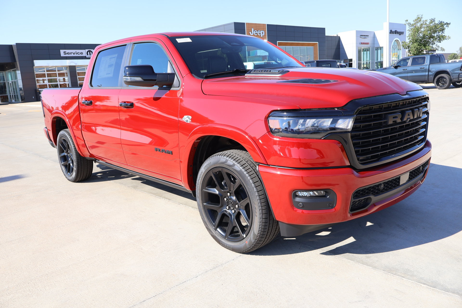New 2026 RAM 1500 Laramie w/ Night Edition AWD/4WD 360° Tour