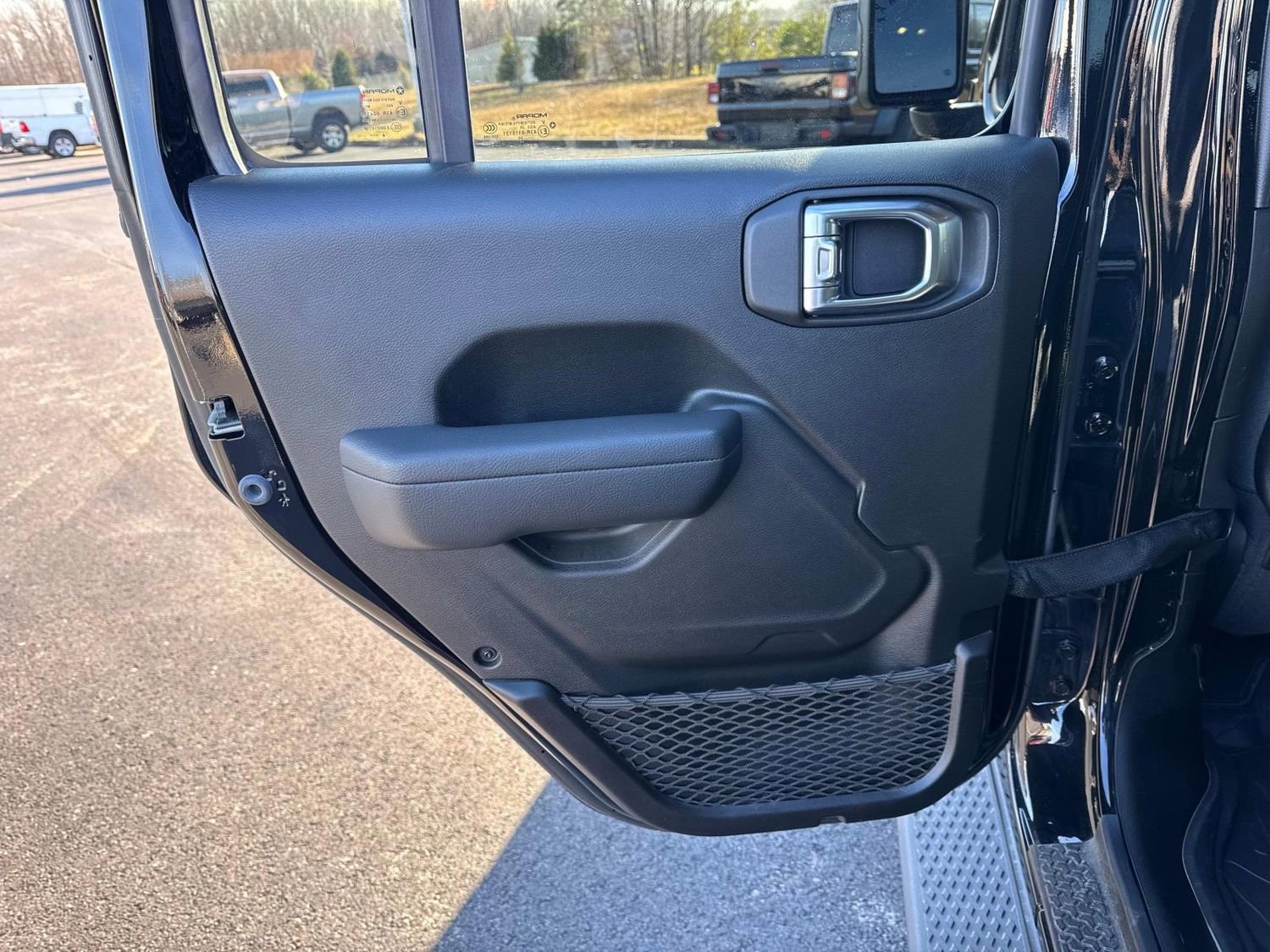 Used 2025 Jeep Gladiator Rubicon w/ Convenience Group image 14