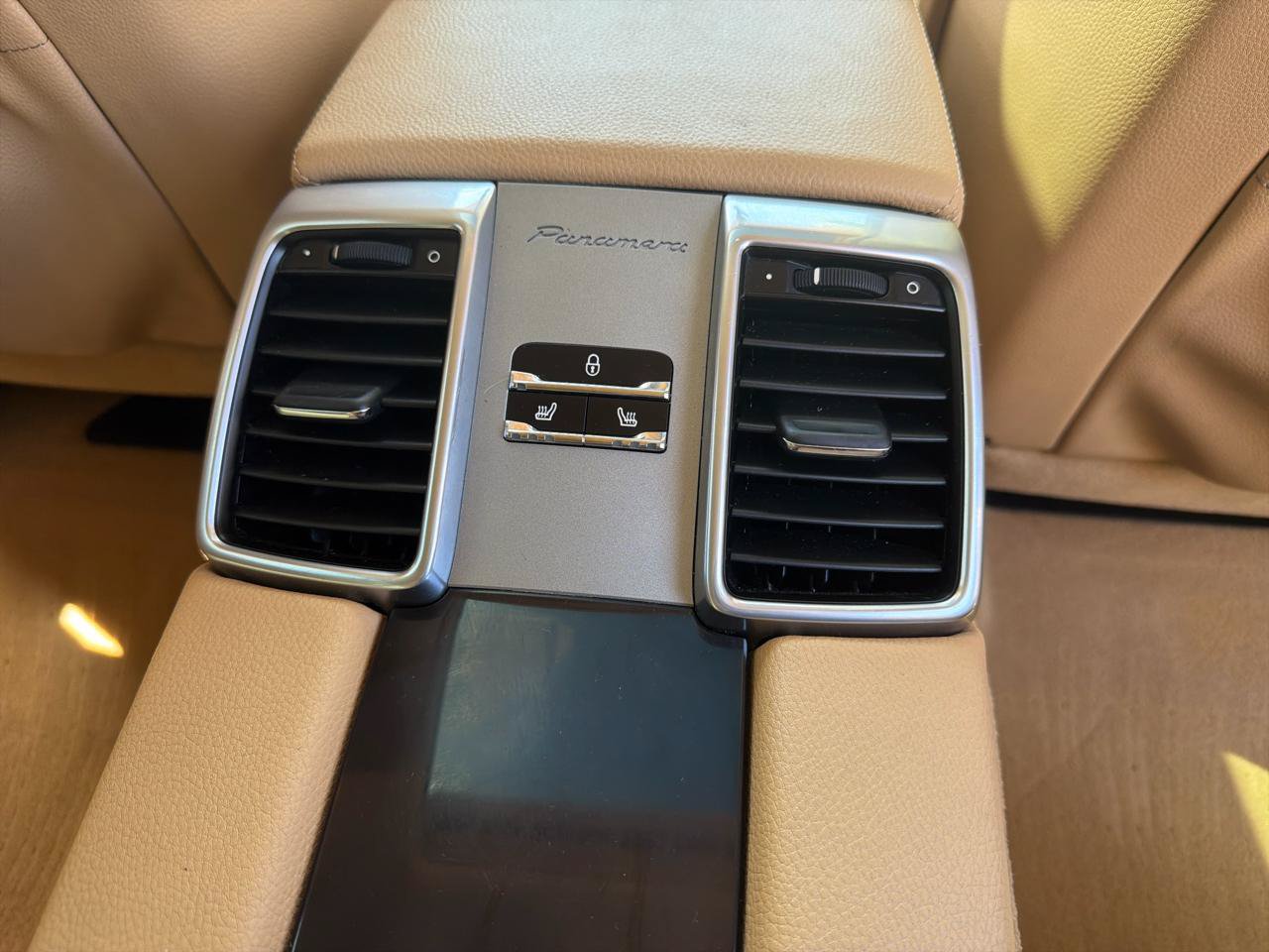 Used 2015 Porsche Panamera 4 AWD/4WD image 29