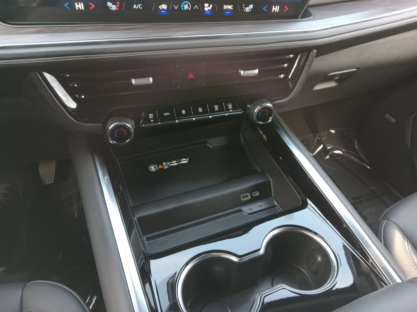 Used 2025 Chevrolet Tahoe Z71 w/ Z71 Off-Road Package image 20