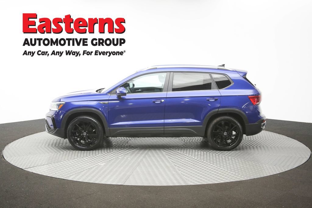 Used 2022 Volkswagen Taos SE w/ Panoramic Sunroof Package FWD image 60