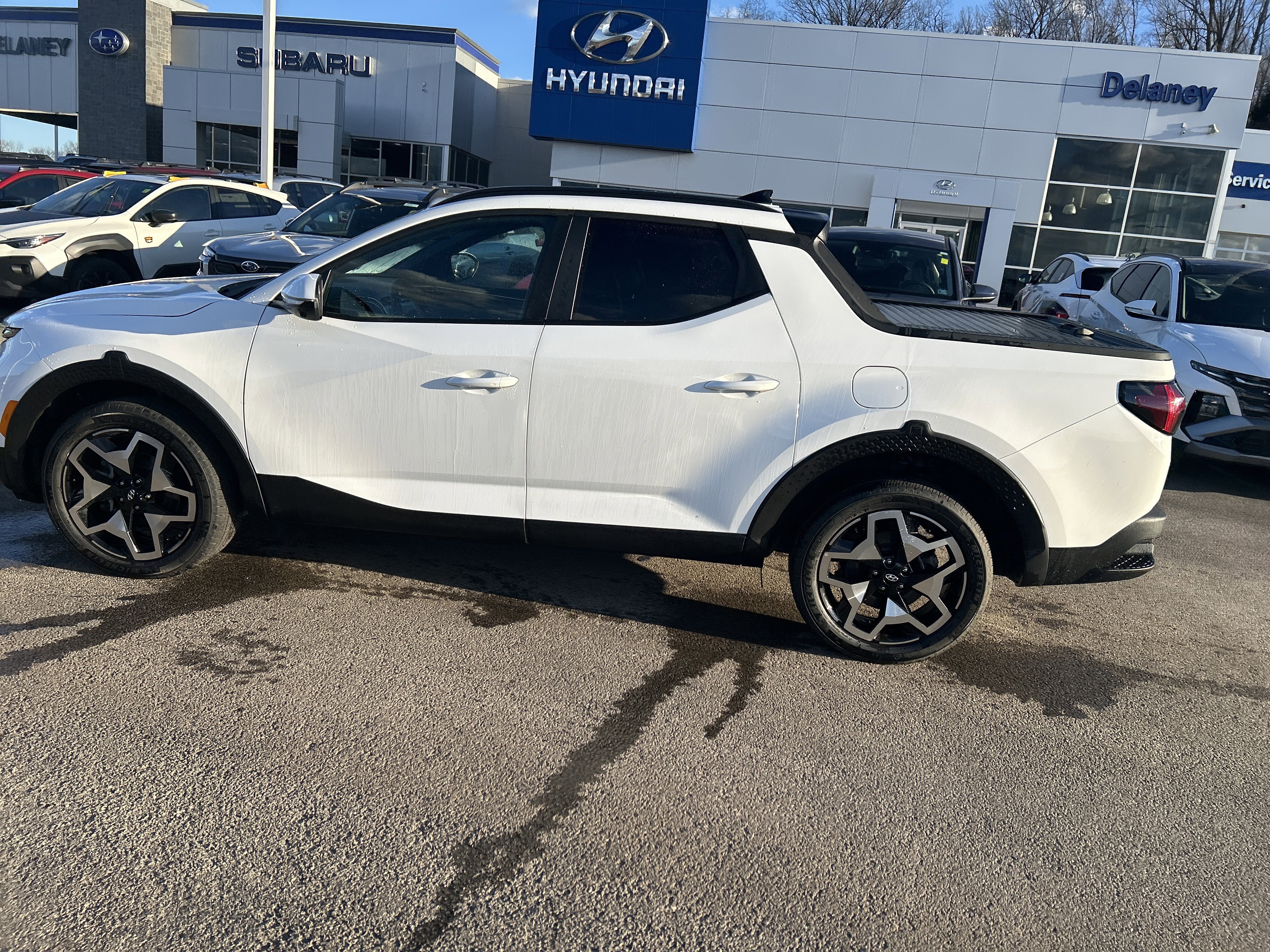 Used 2024 Hyundai Santa Cruz Limited image 16