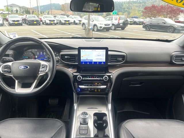 Used 2022 Ford Explorer Limited w/ Equipment Group 301A AWD/4WD image 12