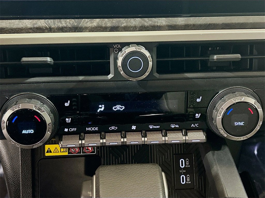 Used 2025 Toyota Tacoma TRD Sport image 13