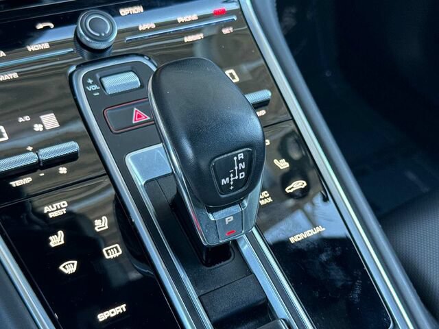 Used 2018 Porsche Panamera 4S AWD/4WD image 27