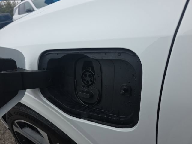 New 2026 Chevrolet Equinox EV LT image 12