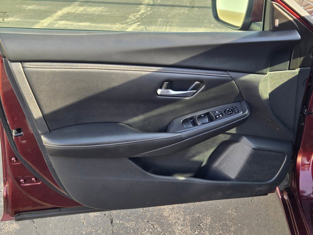 Used 2024 Nissan Sentra SV FWD image 18
