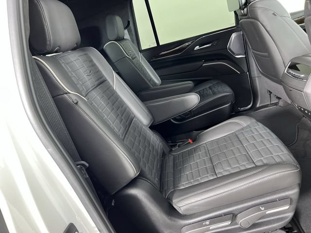 Certified 2024 Cadillac Escalade ESV Premium Luxury Platinum w/ Heavy-Duty Trailer Package AWD/4WD image 28