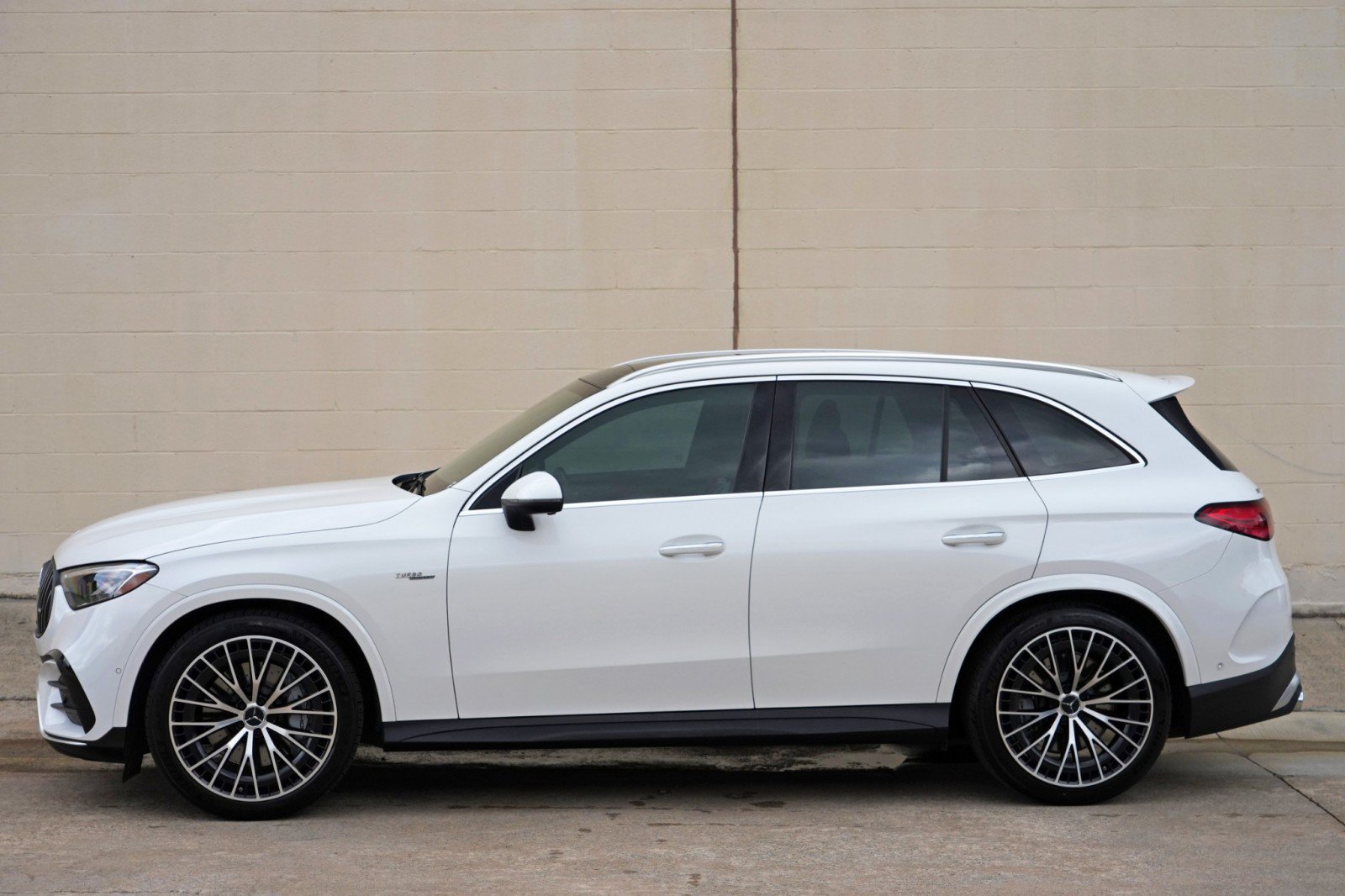 Used 2024 Mercedes-Benz GLC 43 AMG 4MATIC image 59